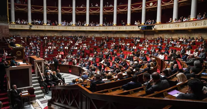 French MPs will vote on Sánchez-style amnesty plan for undocumented workers